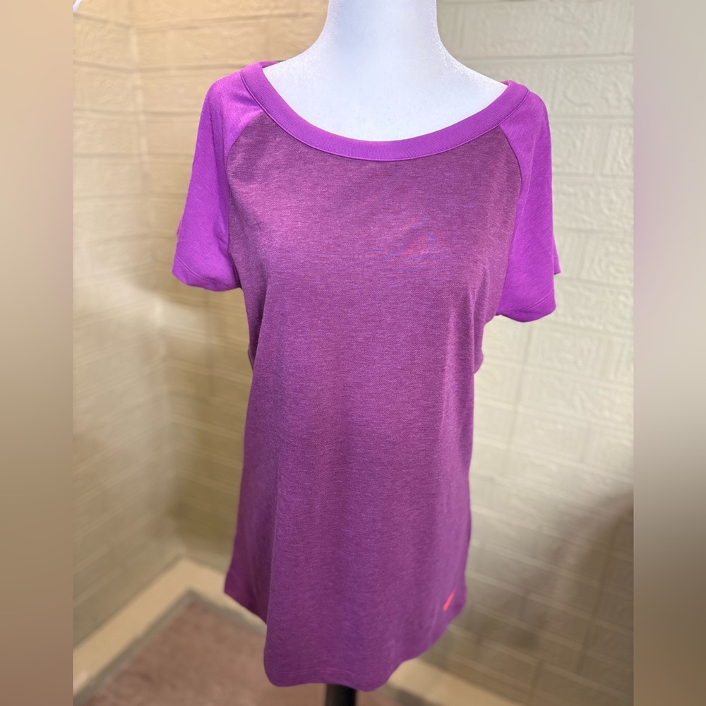 Nike Women's Magenta Short Sleeve Tee